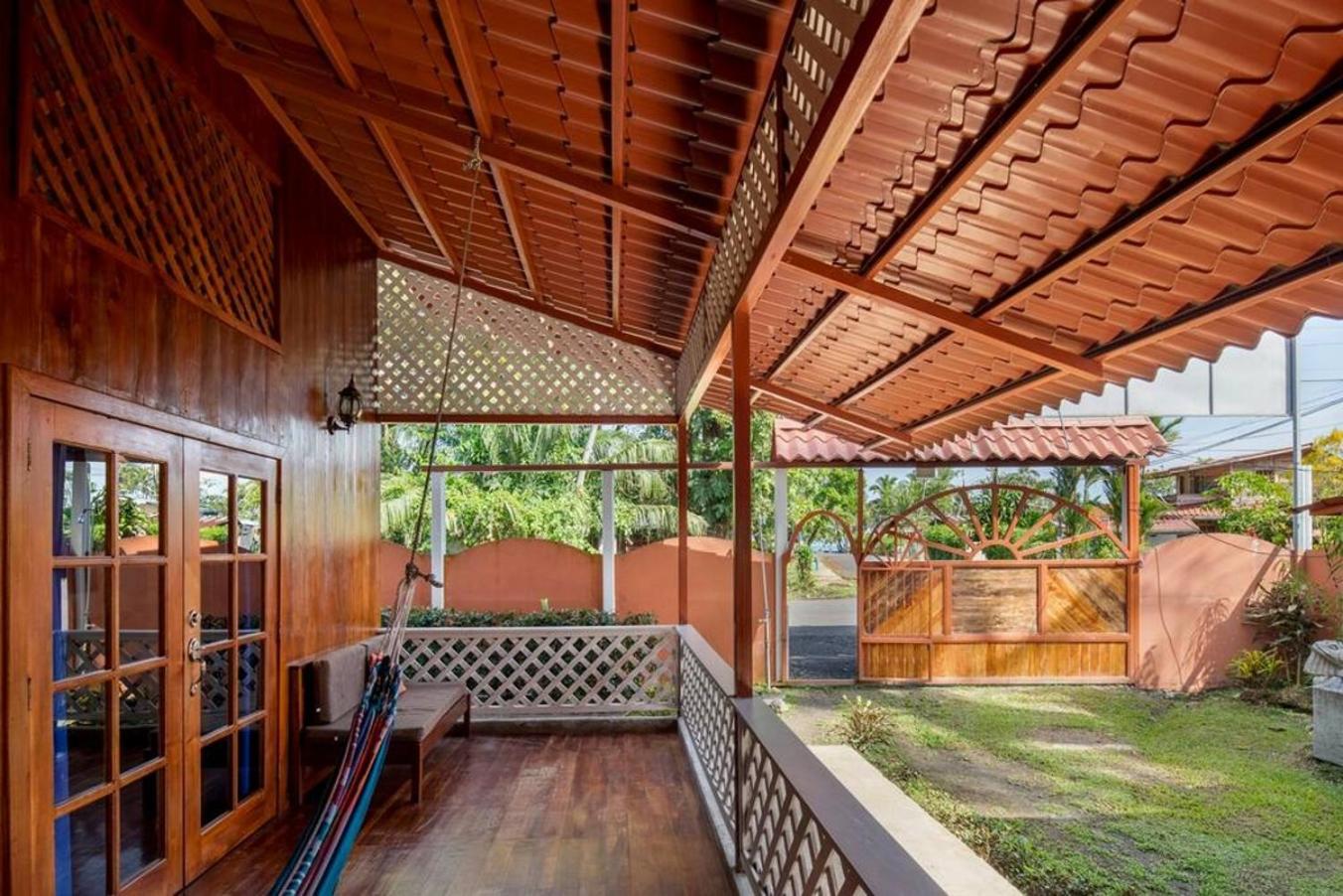 Poolside Beach House At Pangea Lodge Manzanillo  Extérieur photo